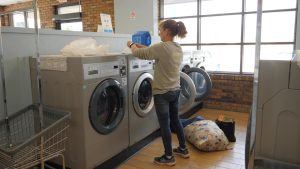 Monroe Wasche Center - Laundromat Interior 04