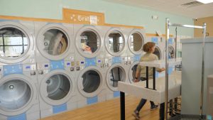 Monroe Wasche Center - Laundromat Interior 05
